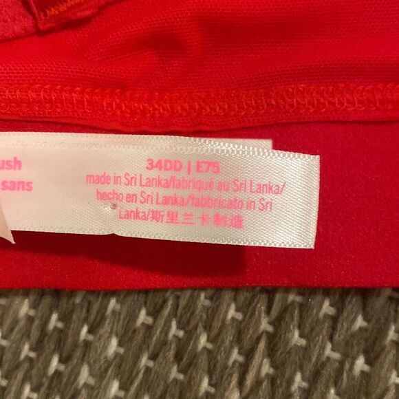 Victoria’s Secret wear everywhere wireless push-up size 34DD  - Picture 5 of 7